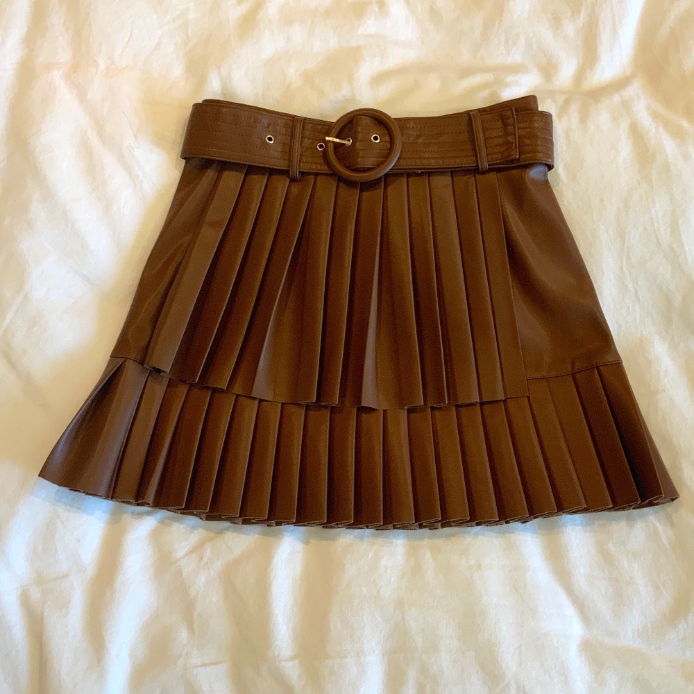 ZARA NWOT faux leather pleated mini skirt (feels so real) size 28